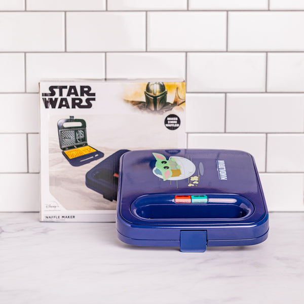 Star Wars Mandalorian Bounty Hunter & Baby Yoda Waffle Maker